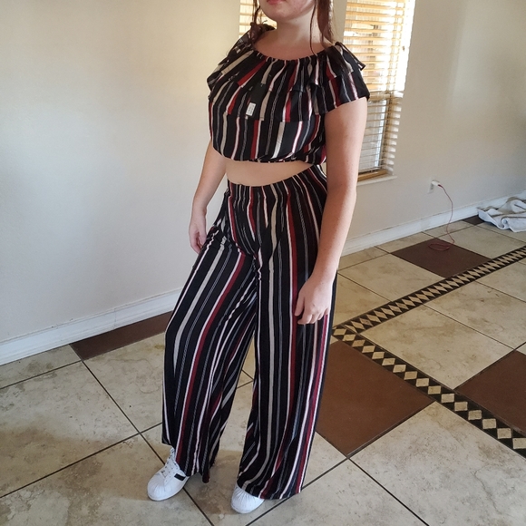 Black and Red Striped Women's 2 piece Jumper - Picture 4 of 5